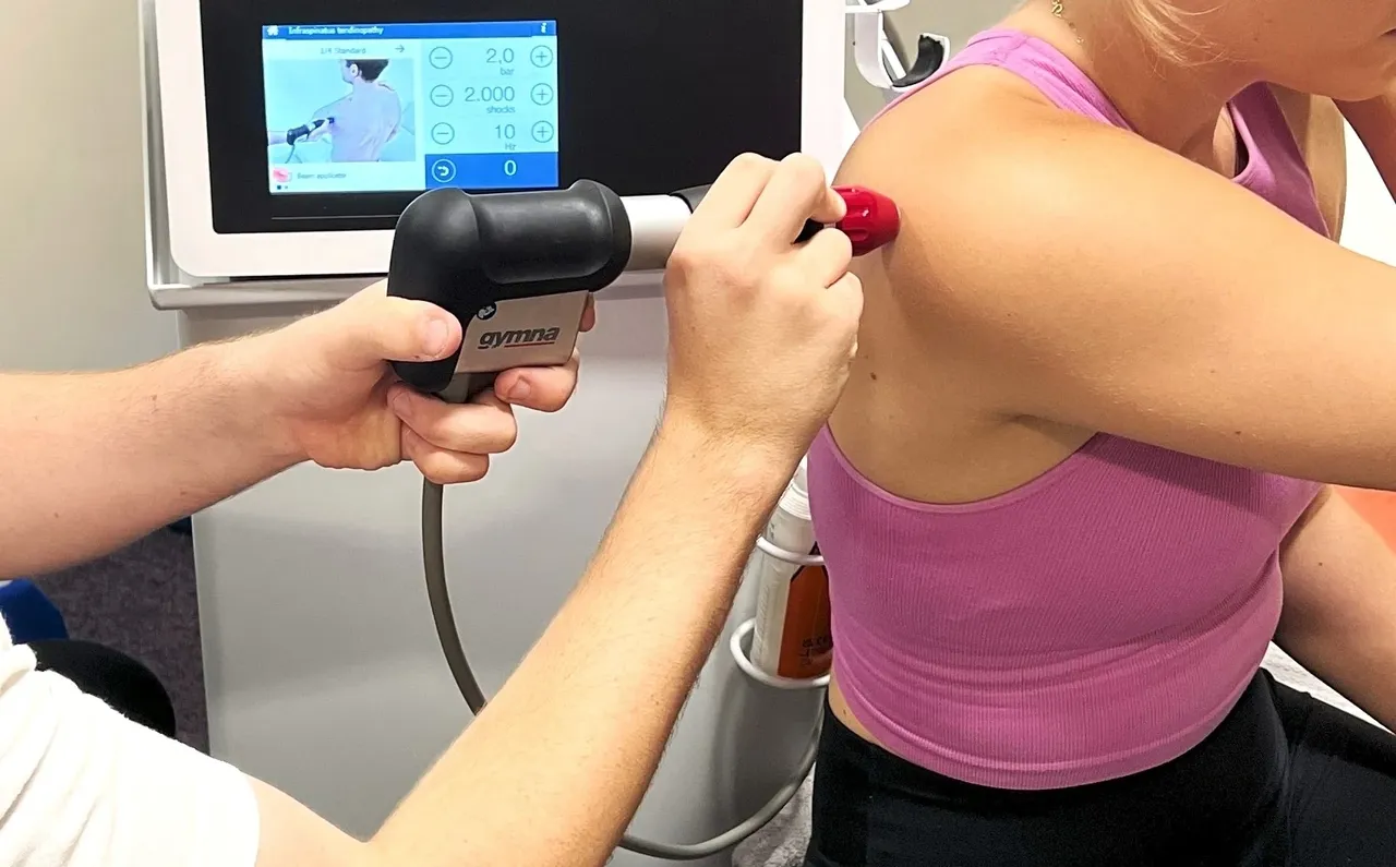 Shockwave therapy for shoulder rotator cuff tendonitis